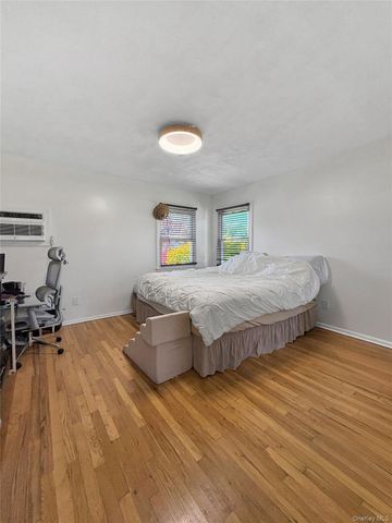 94 Massapequa Avenue, Massapequa, NY 11758