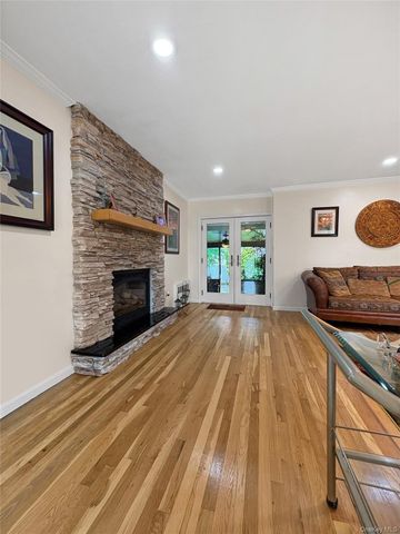 94 Massapequa Avenue, Massapequa, NY 11758