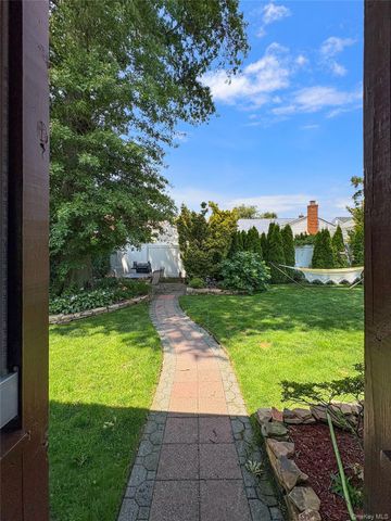 94 Massapequa Avenue, Massapequa, NY 11758