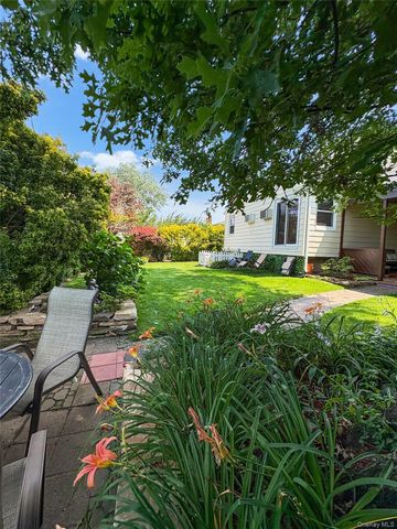 94 Massapequa Avenue, Massapequa, NY 11758
