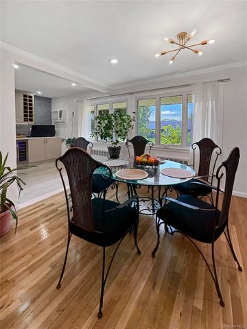 94 Massapequa Avenue, Massapequa, NY 11758