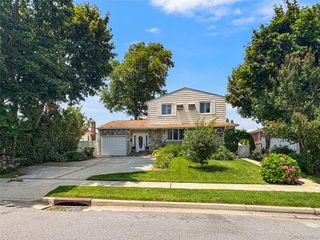 94 Massapequa Avenue, Massapequa, NY 11758