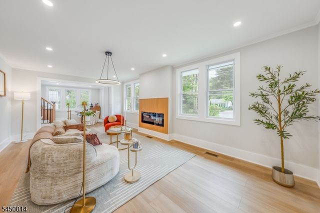 36 Minton Ave, Chatham Boro, NJ 07928