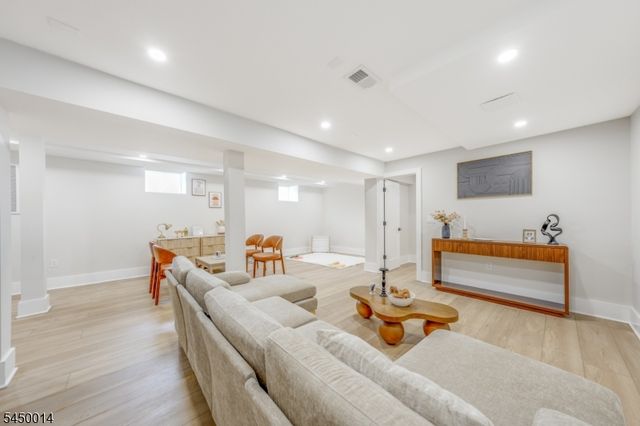 36 Minton Ave, Chatham Boro, NJ 07928