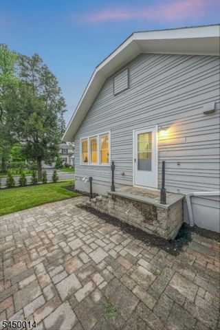 36 Minton Ave, Chatham Boro, NJ 07928