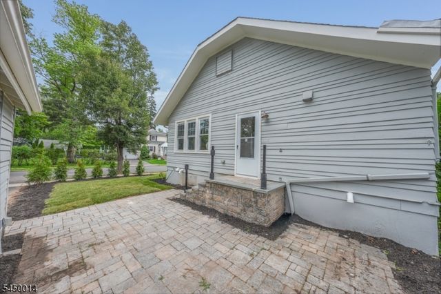 36 Minton Ave, Chatham Boro, NJ 07928