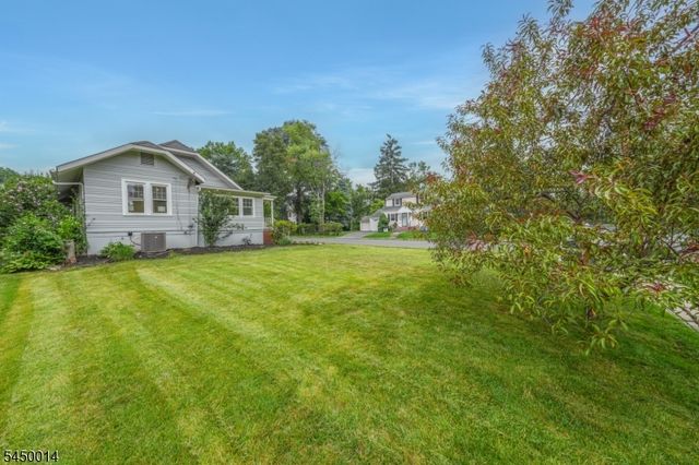 36 Minton Ave, Chatham Boro, NJ 07928