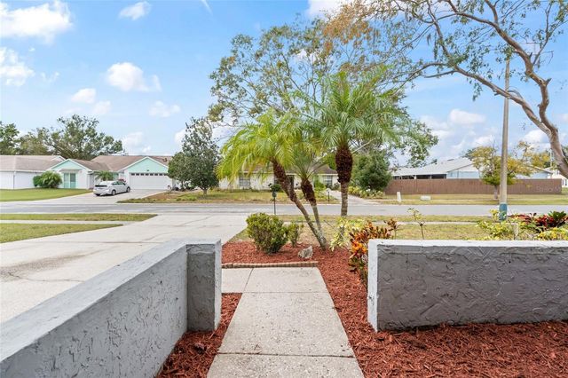5002 PENNSBURY DRIVE, Tampa, FL 33624