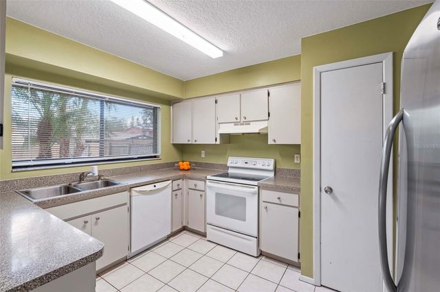 5002 PENNSBURY DRIVE, Tampa, FL 33624