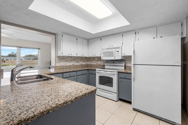 2125 HAILSTONE CIRCLE, Sun City Center, FL 33573