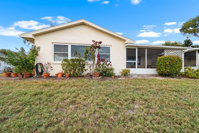 2125 HAILSTONE CIRCLE, Sun City Center, FL 33573