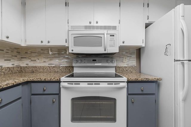 2125 HAILSTONE CIRCLE, Sun City Center, FL 33573