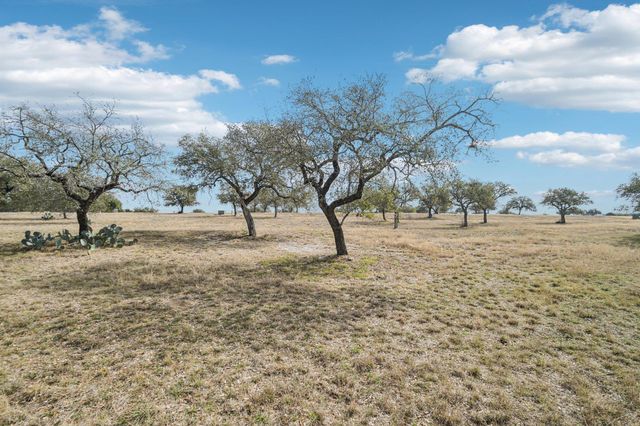 3100 Kahala Sunset DR, Spicewood, TX 78669
