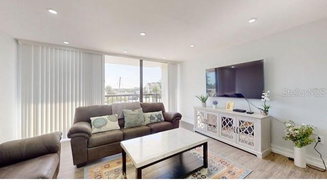 400 ISLAND WAY 210, Clearwater Beach, FL 33767