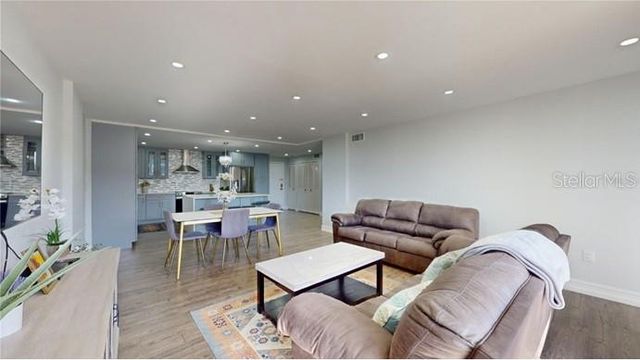 400 ISLAND WAY 210, Clearwater Beach, FL 33767