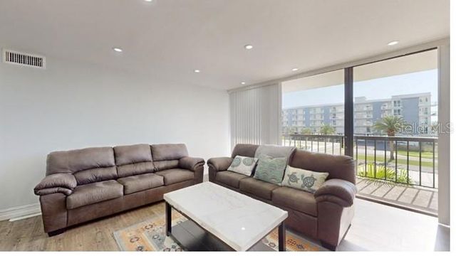400 ISLAND WAY 210, Clearwater Beach, FL 33767