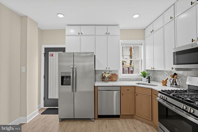 831 LIVINGSTON ST, Philadelphia, PA 19125