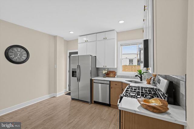 831 LIVINGSTON ST, Philadelphia, PA 19125