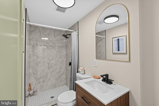 831 LIVINGSTON ST, Philadelphia, PA 19125