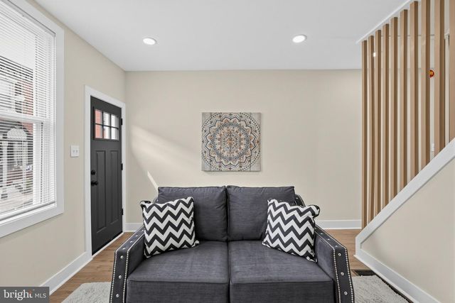 831 LIVINGSTON ST, Philadelphia, PA 19125