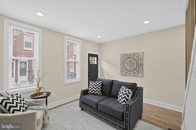 831 LIVINGSTON ST, Philadelphia, PA 19125