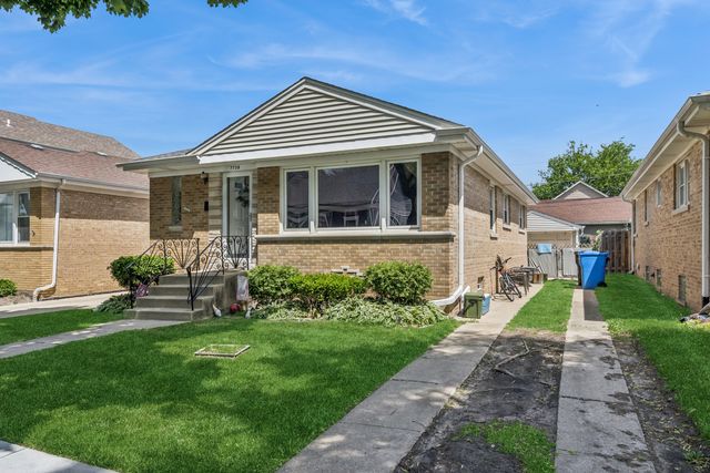 7738 W Clarence Avenue, Chicago, IL 60631