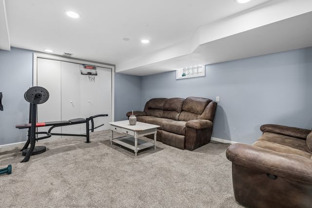 7738 W Clarence Avenue, Chicago, IL 60631