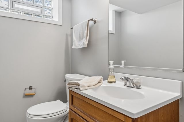 7738 W Clarence Avenue, Chicago, IL 60631