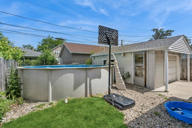7738 W Clarence Avenue, Chicago, IL 60631