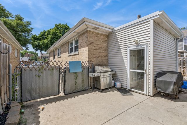 7738 W Clarence Avenue, Chicago, IL 60631