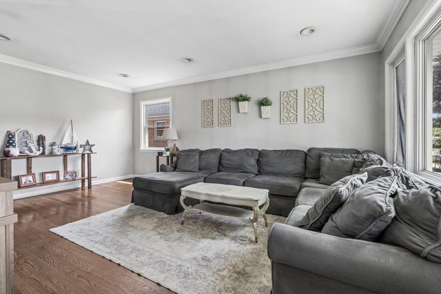 7738 W Clarence Avenue, Chicago, IL 60631
