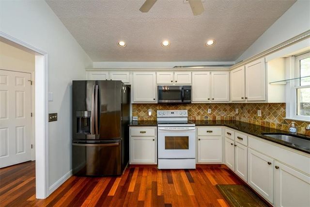 555 Heritage Woods Drive NE, Dacula, GA 30019