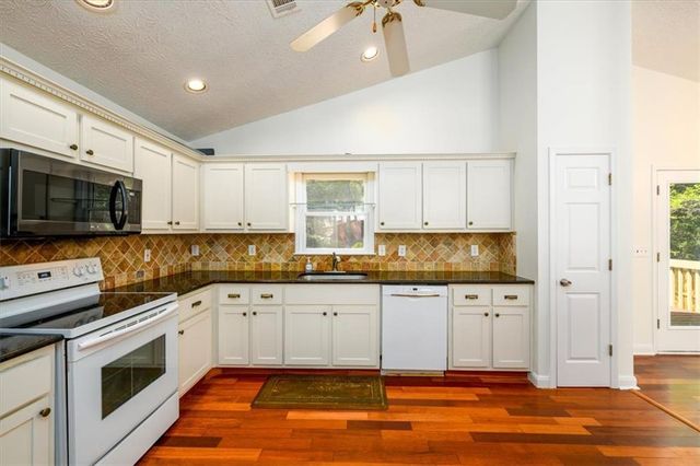 555 Heritage Woods Drive NE, Dacula, GA 30019