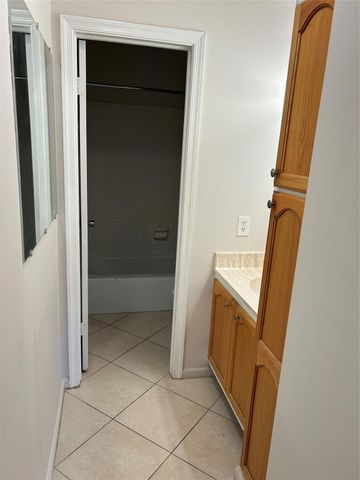 180 Cypress Club Dr 814, Pompano Beach, FL 33060