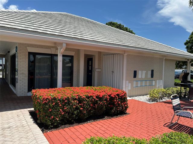 180 Cypress Club Dr 814, Pompano Beach, FL 33060