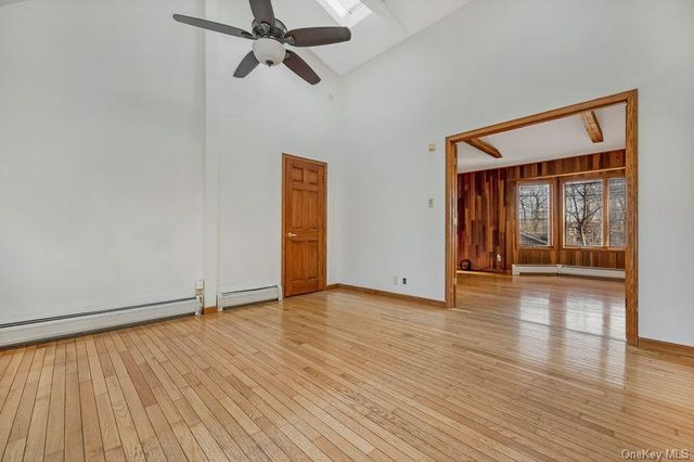 356 Oakleigh Avenue 17, Calverton, NY 11933