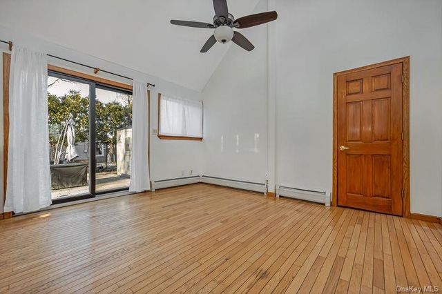 356 Oakleigh Avenue 17, Calverton, NY 11933