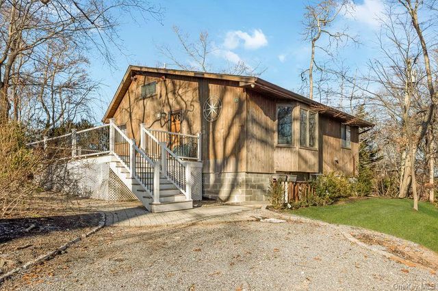 356 Oakleigh Avenue 17, Calverton, NY 11933