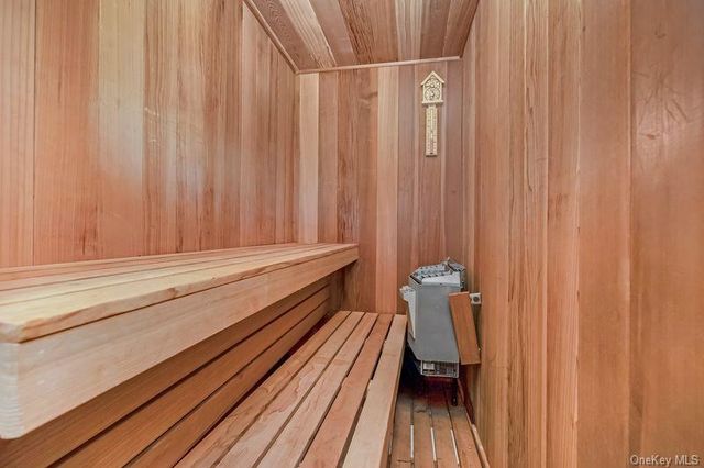 356 Oakleigh Avenue 17, Calverton, NY 11933