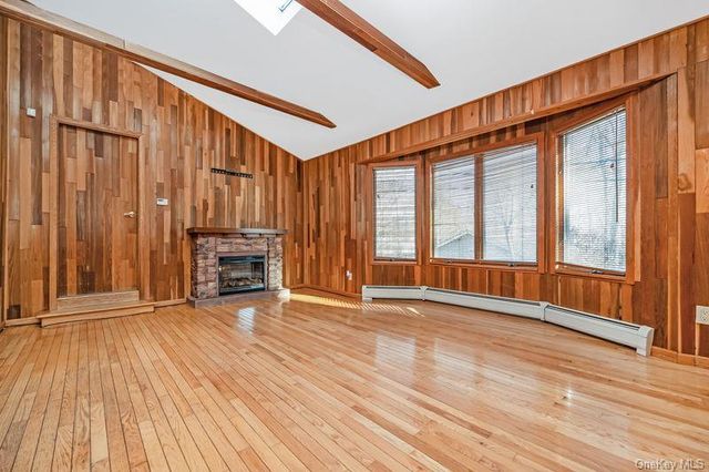 356 Oakleigh Avenue 17, Calverton, NY 11933