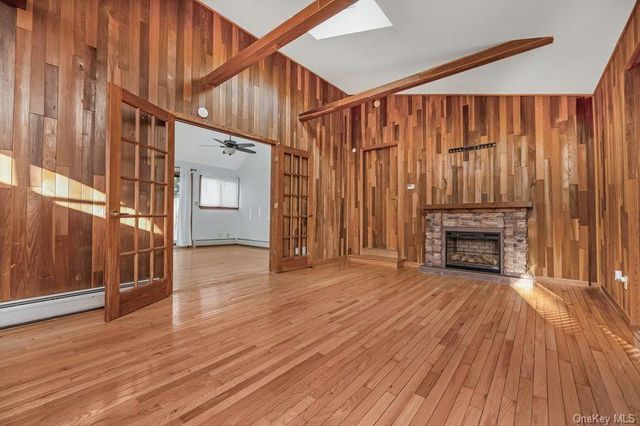 356 Oakleigh Avenue 17, Calverton, NY 11933