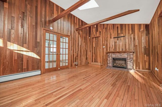 356 Oakleigh Avenue 17, Calverton, NY 11933