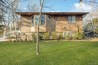 356 Oakleigh Avenue 17, Calverton, NY 11933