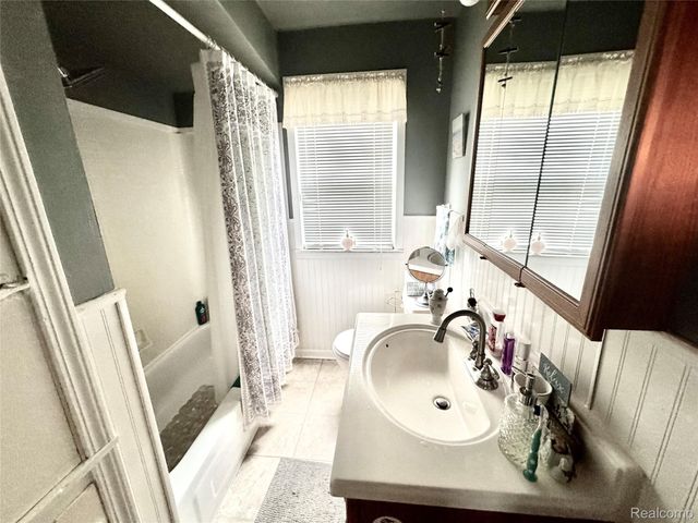 1930 Leblanc Avenue, Lincoln Park, MI 48146