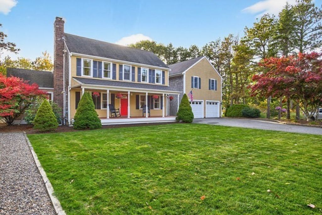 109 Great Pines Dr, Mashpee, MA 02649