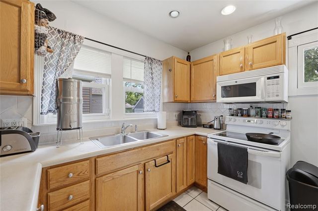 1630 Gordon Street, Port Huron, MI 48060