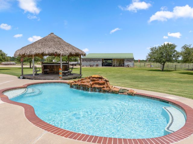 10630 Brinkmeyer Road, Needville, TX 77461