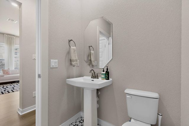 1008 Summer GLN, Georgetown, TX 78628