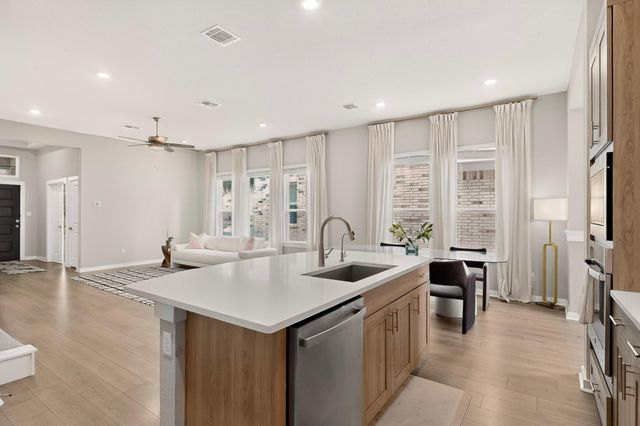 1008 Summer GLN, Georgetown, TX 78628