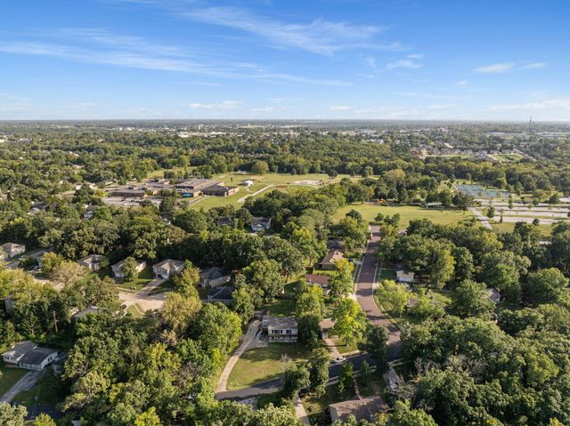 2016 LOVEJOY LN, Columbia, MO 65202